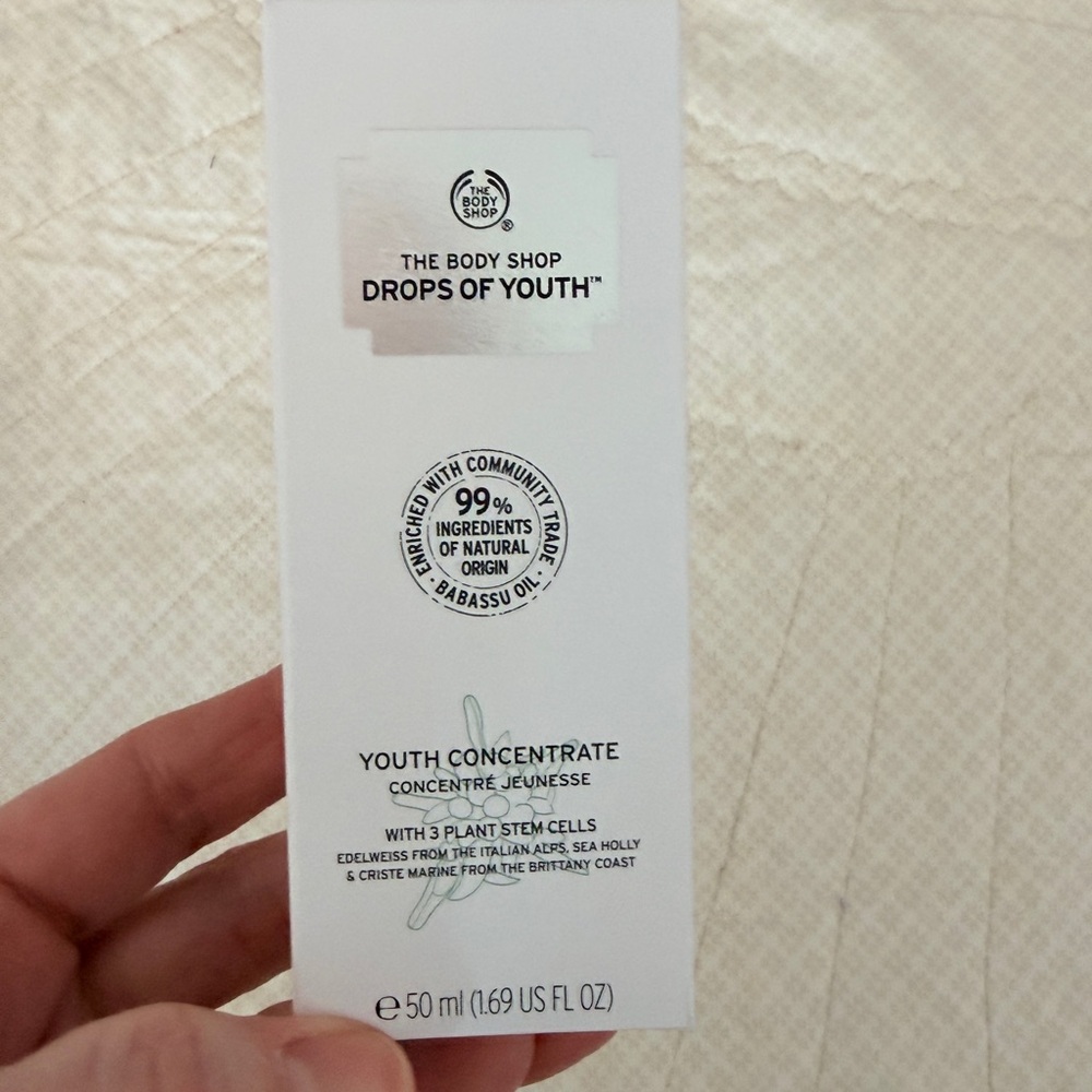 The Body Shop Youth Concentrate with Natural Ingredients